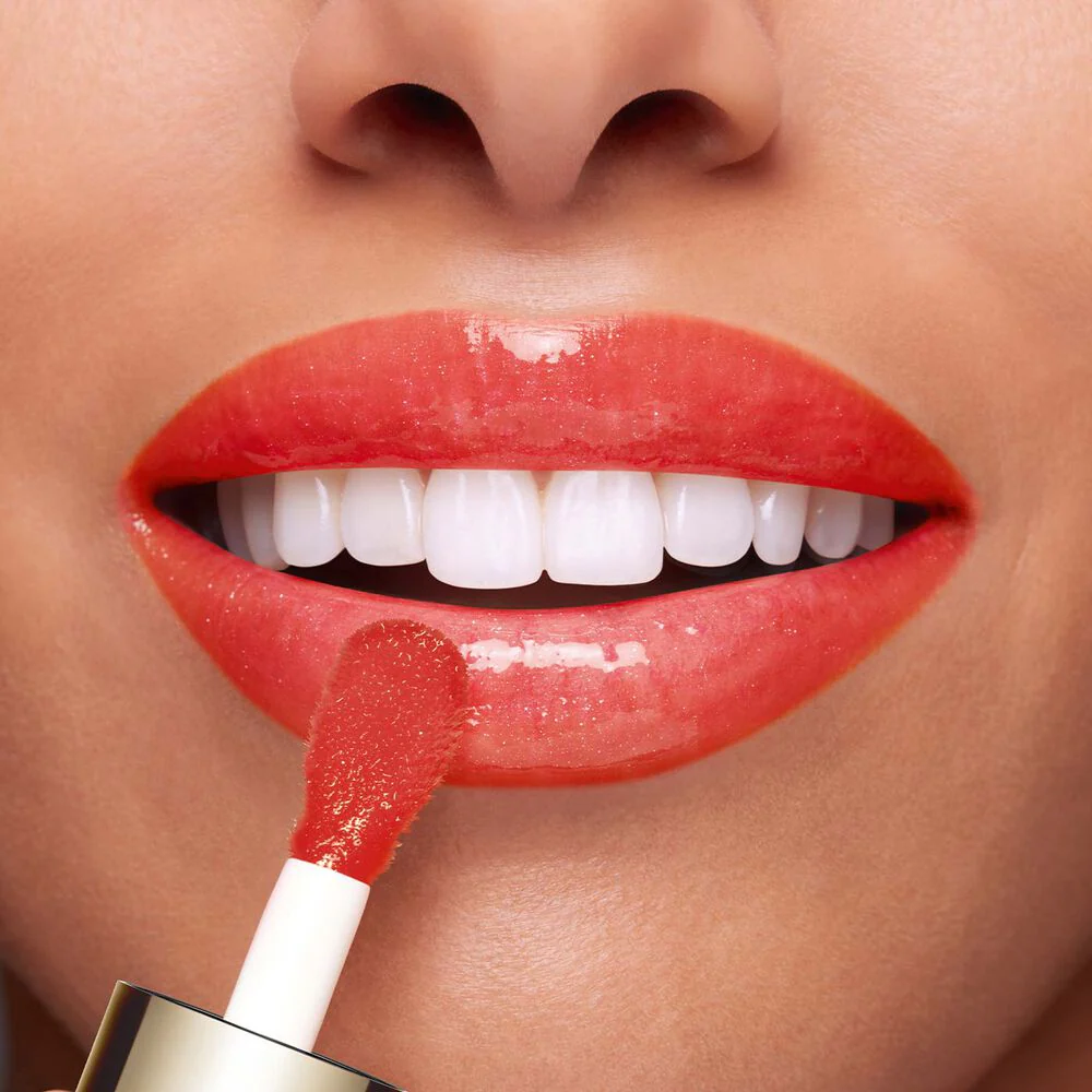 Clarins Lip Comfort Oil 08 Strawberry - Image 5
